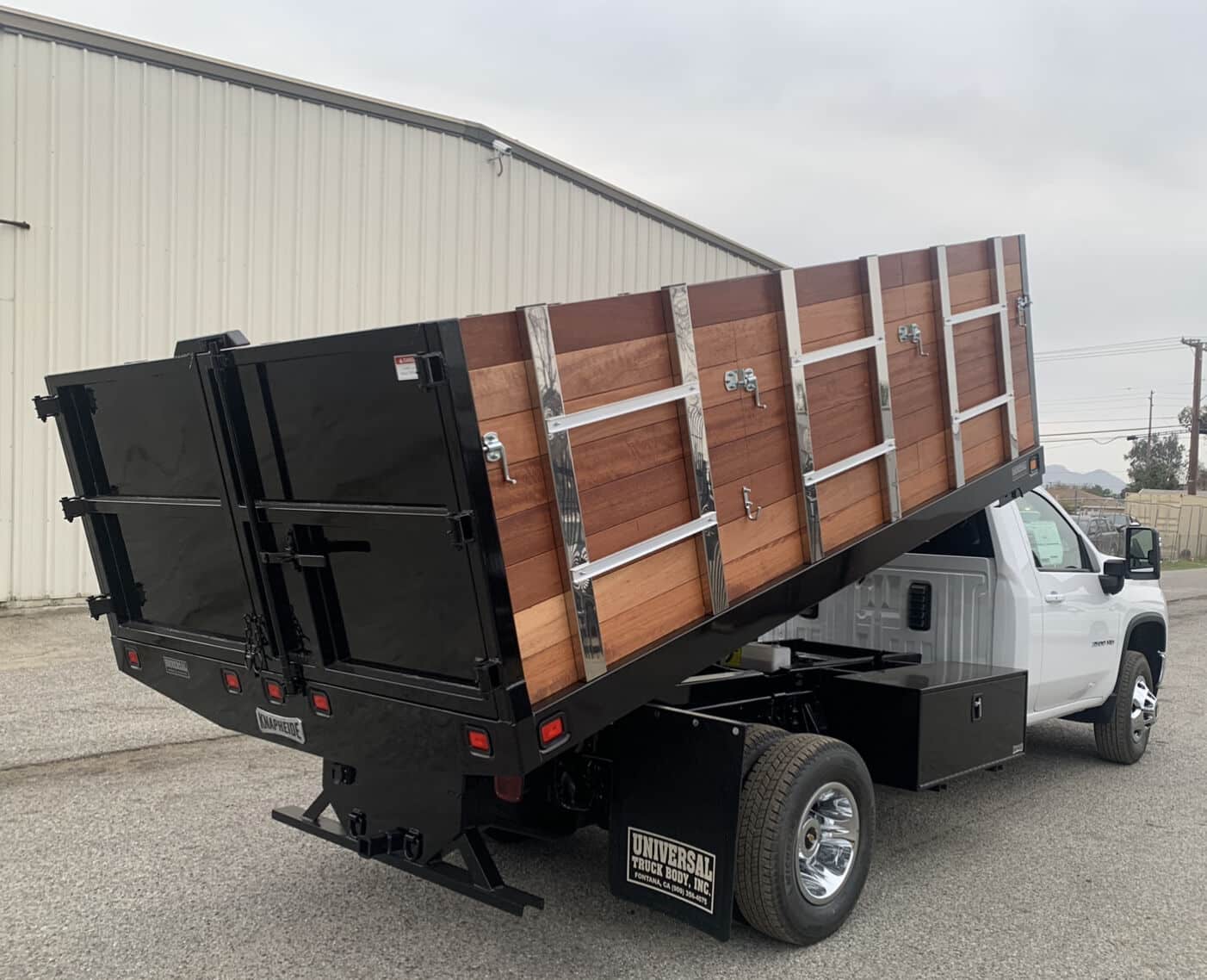 platform truck body with wood sides