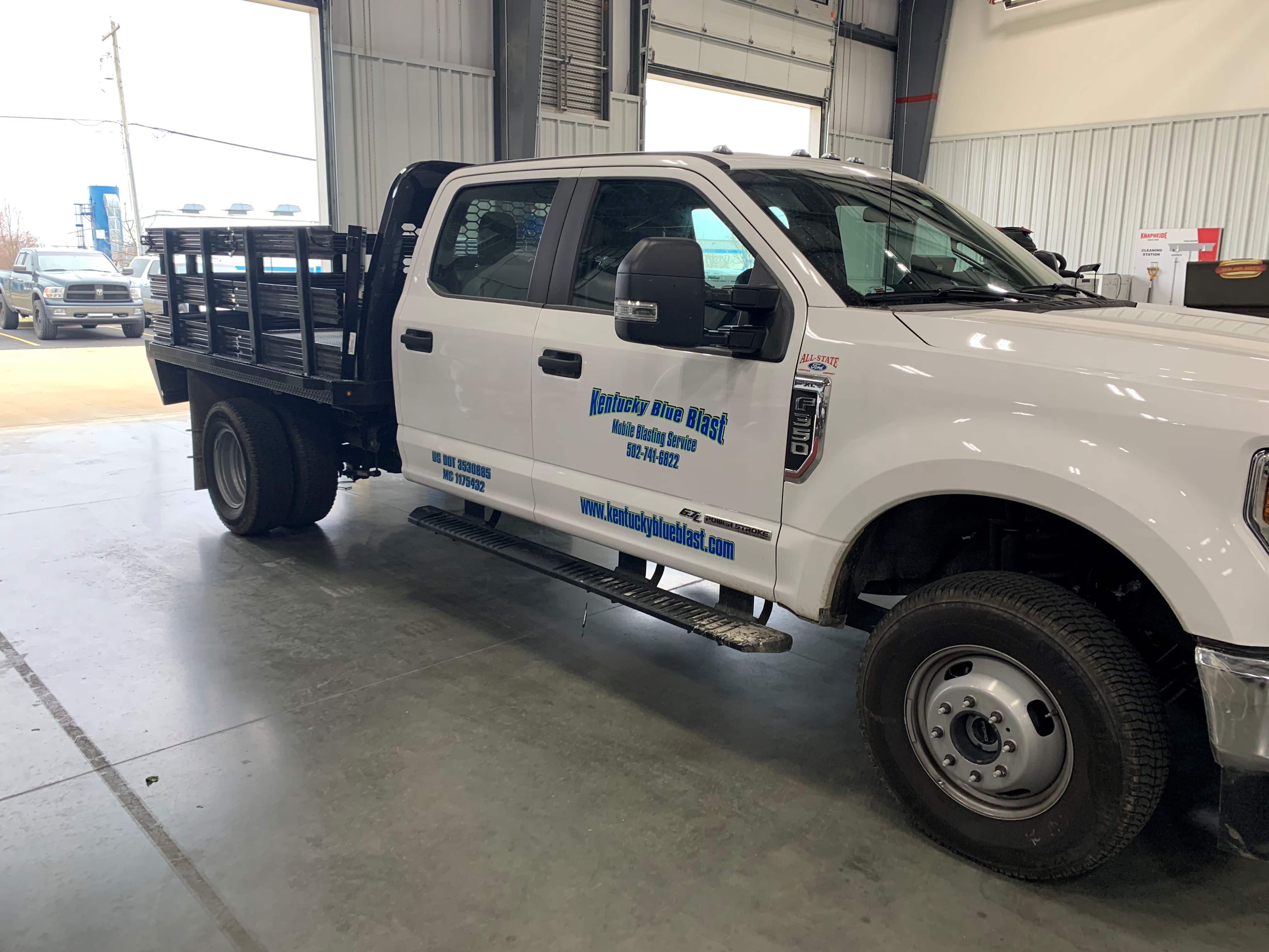 kentucky blue blast knapheide gooseneck platform truck
